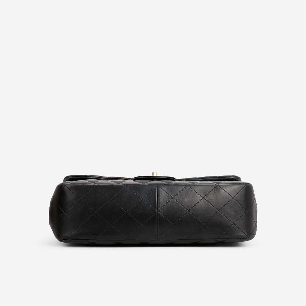 Chanel Chanel Single Flap Jumbo in Black Lambskin - Castel Clothing