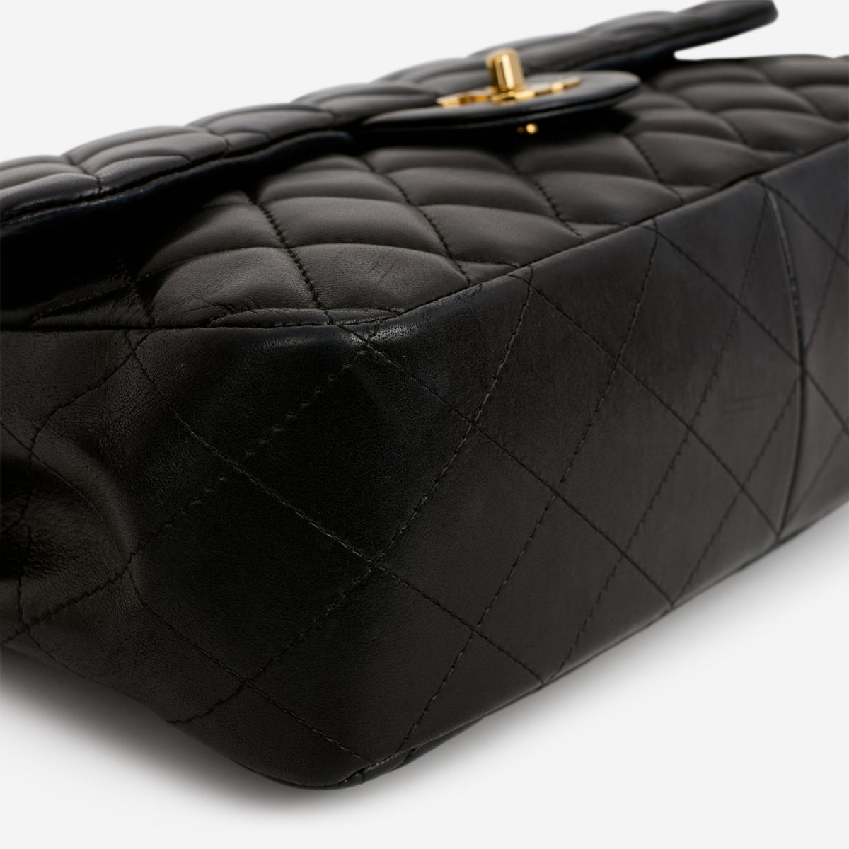 Chanel Chanel Single Flap Jumbo in Black Lambskin - Castel Clothing