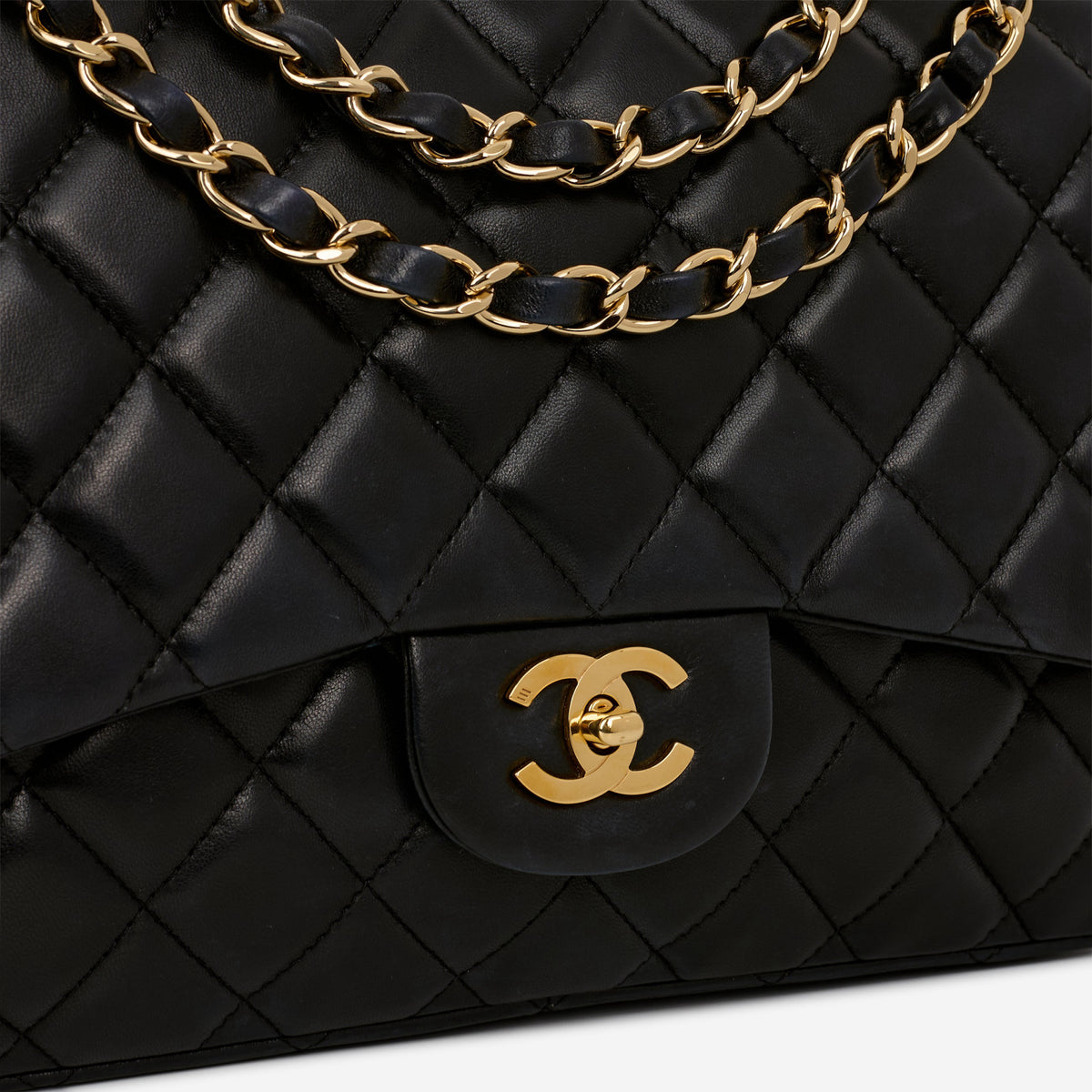 Chanel Chanel Single Flap Jumbo in Black Lambskin - Castel Clothing