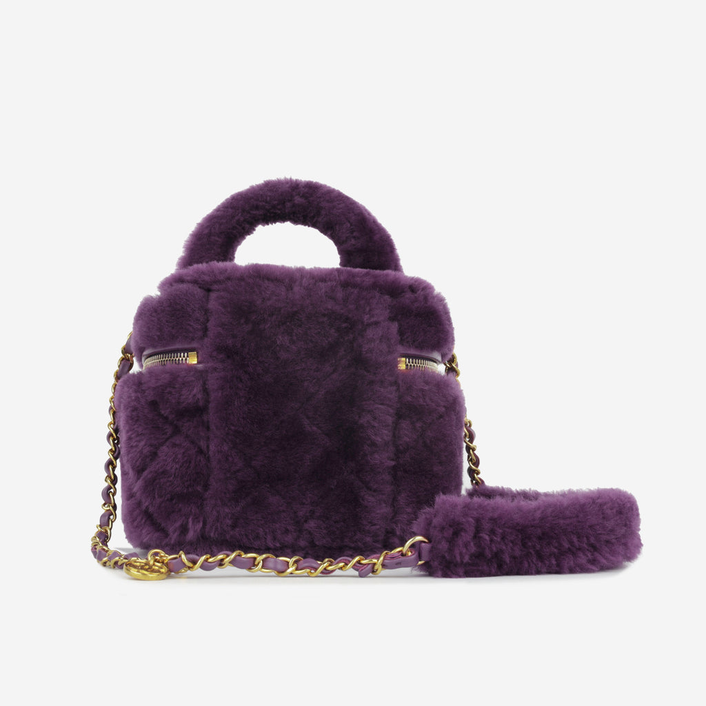 Chanel Chanel Métiers d'Art Pre-Fall 2022 Top Handle Vanity Case in Purple Shearling - Castel Clothing