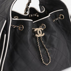 Chanel Chanel SS26 Small 25 Hobo in Black / White Calfskin - Castel Clothing