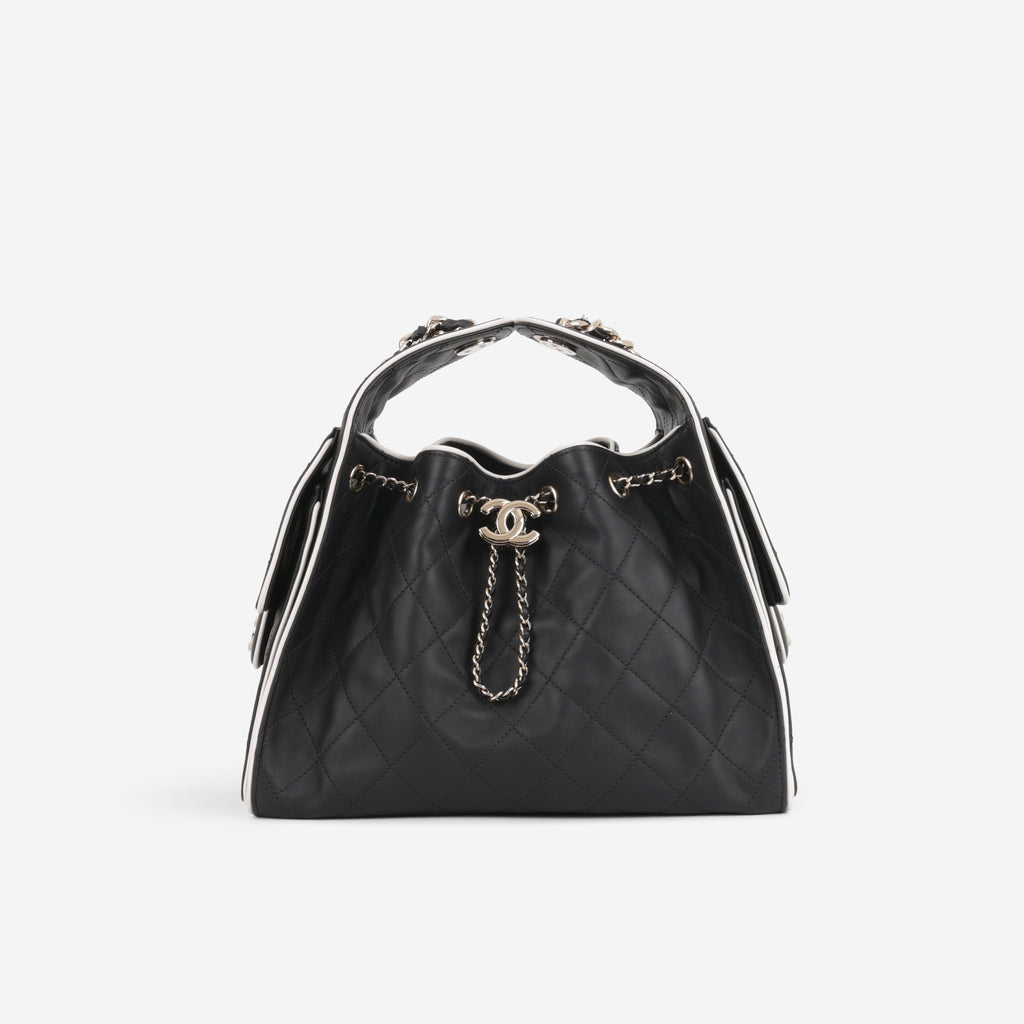 Chanel Chanel SS26 Small 25 Hobo in Black / White Calfskin - Castel Clothing